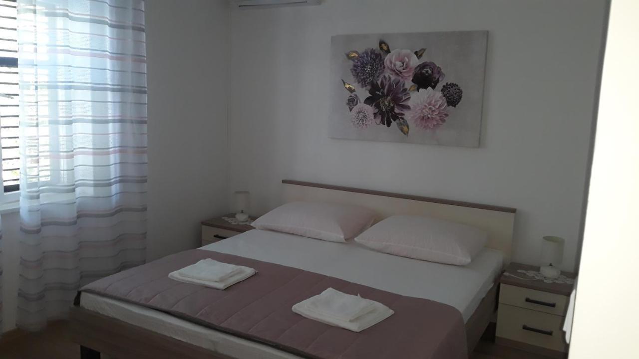 Mini Apartment Petra - Rooms Purple & Green With Kitchen And Garden Dubrovnik Bilik gambar