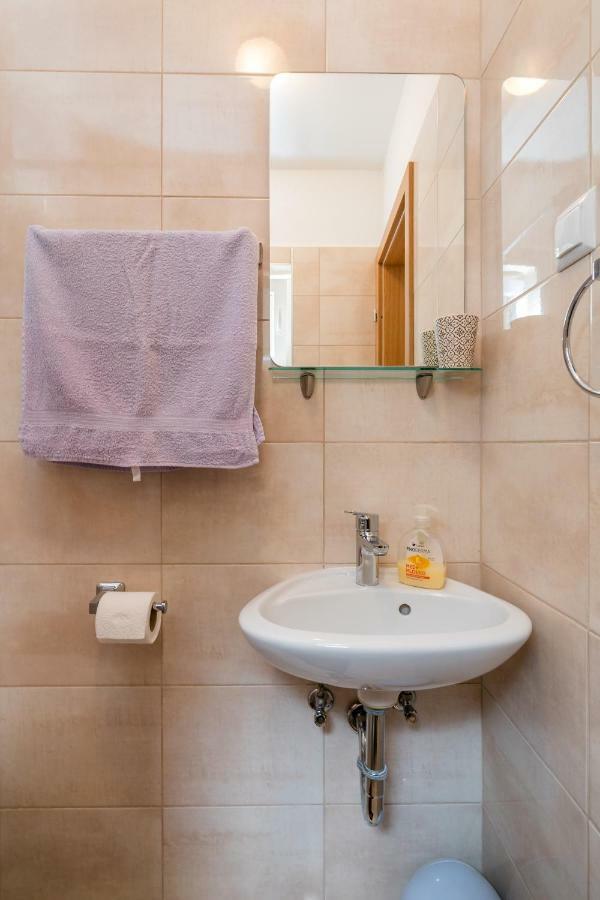 Mini Apartment Petra - Rooms Purple & Green With Kitchen And Garden Dubrovnik Luaran gambar