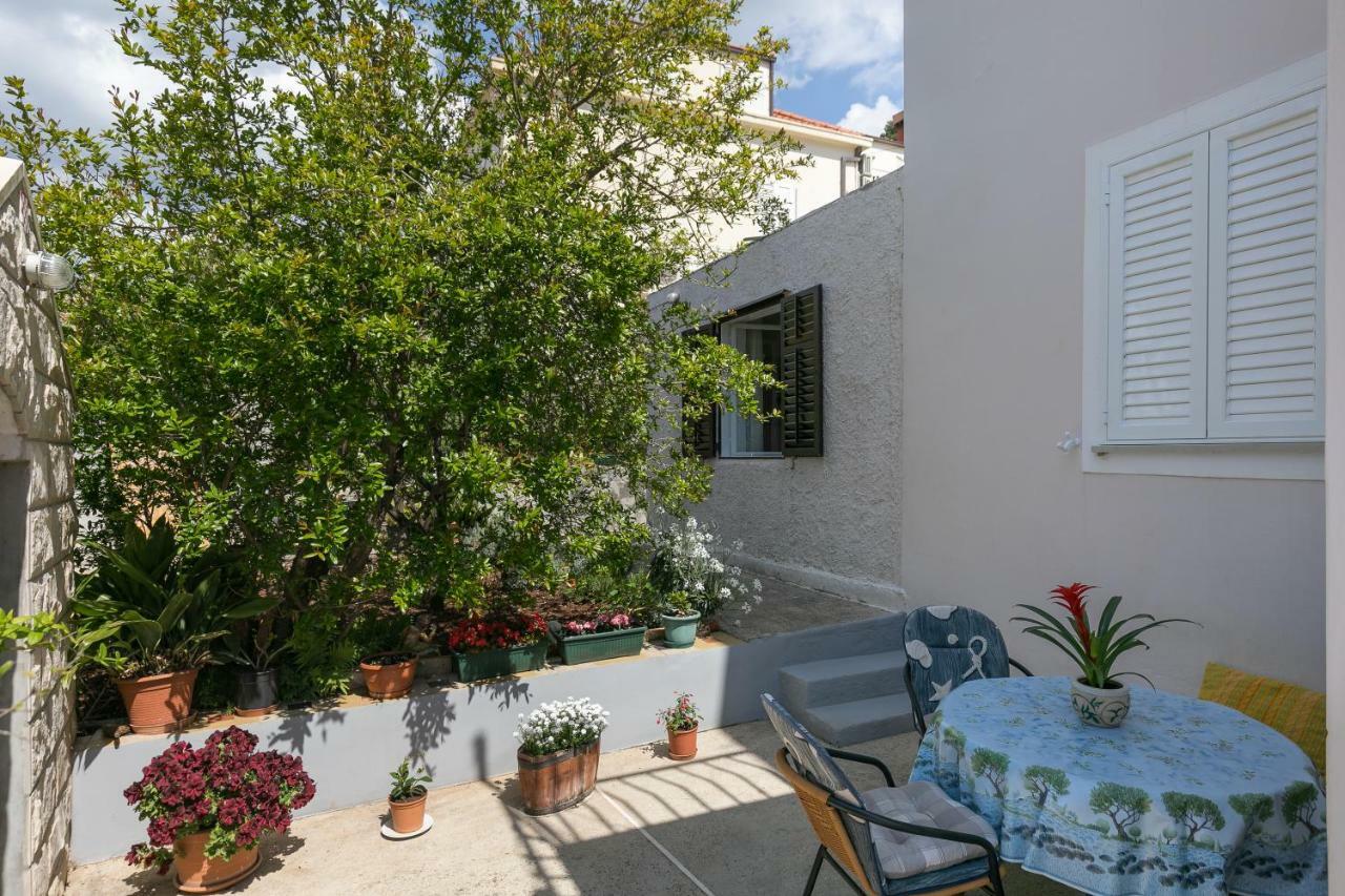 Mini Apartment Petra - Rooms Purple & Green With Kitchen And Garden Dubrovnik Luaran gambar