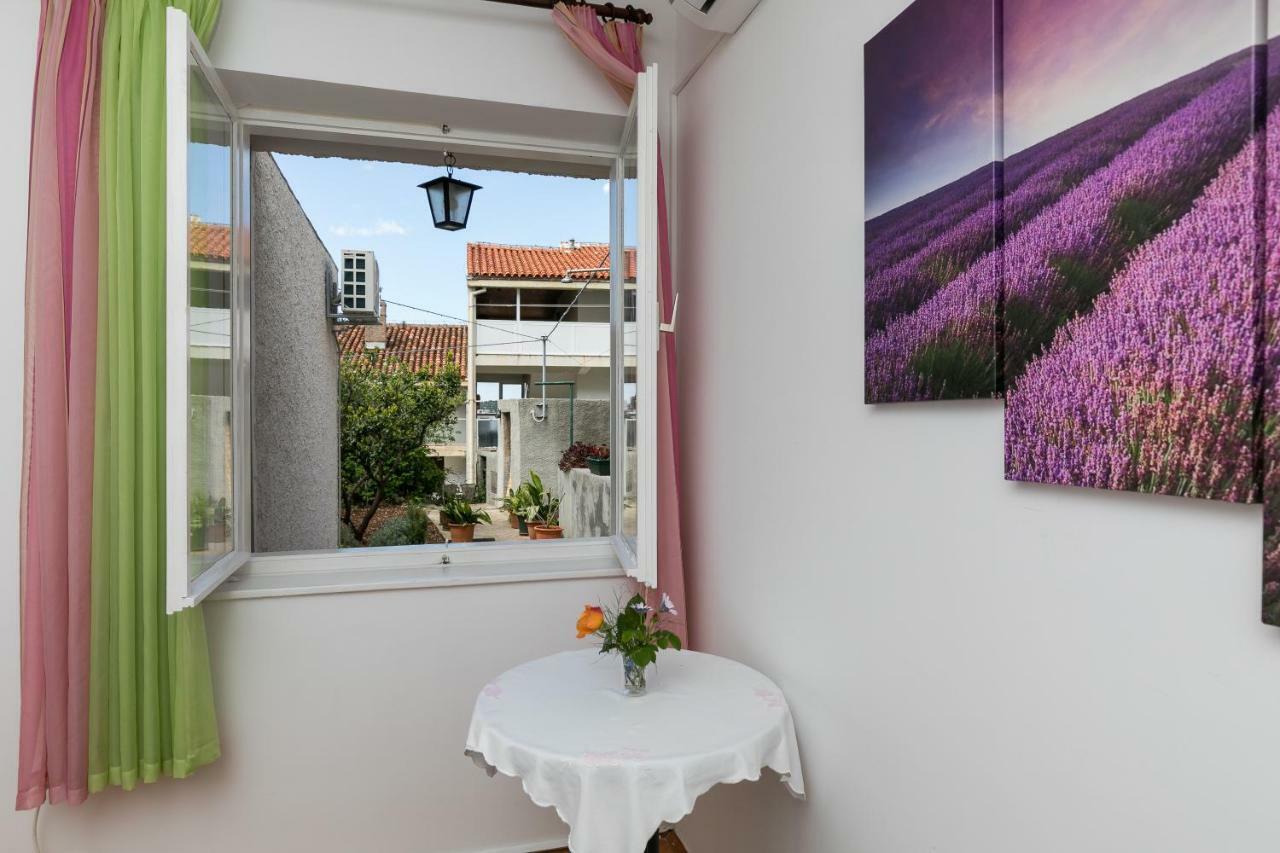 Mini Apartment Petra - Rooms Purple & Green With Kitchen And Garden Dubrovnik Luaran gambar